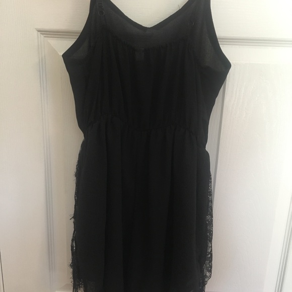 Women’s intimate wear - Picture 3 of 3